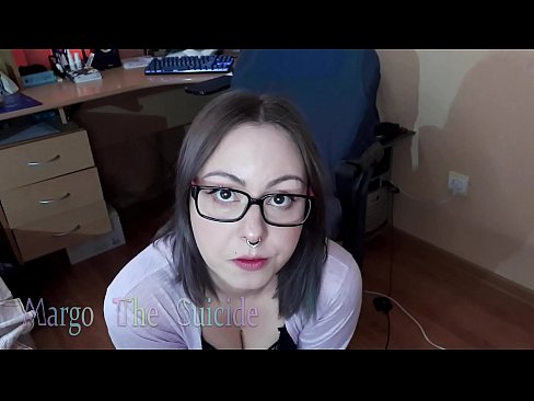 ❤️ Seksi djevojka s naočalama duboko siše dildo na kameri Porno kod nas ❌️❤